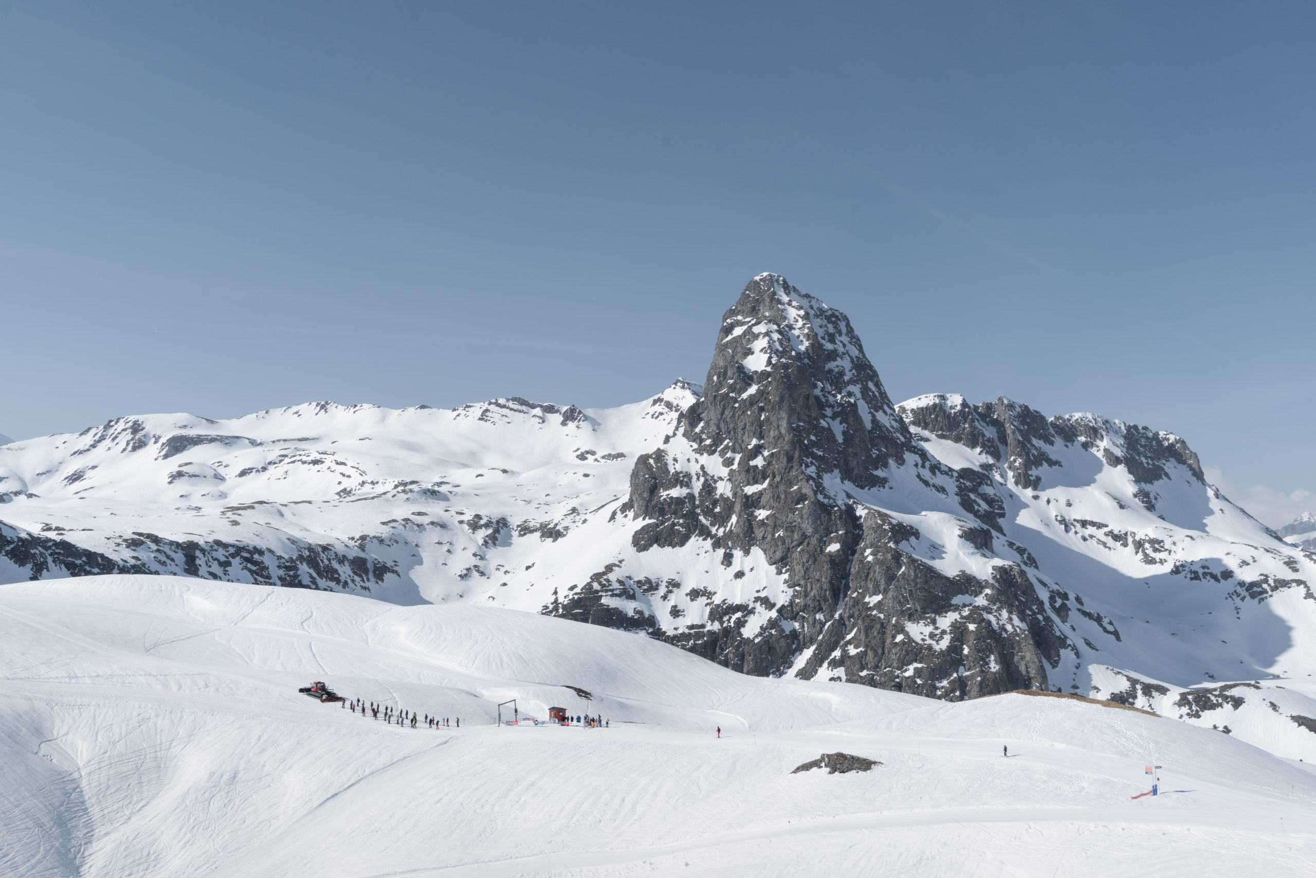 Las estaciones de esquí del Pirineo preparan una Semana Santa cargada de actividades